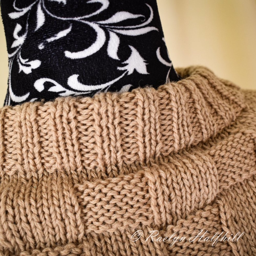 Basket Weave Design Knitted Pullover Sweater - Ivory/Tan